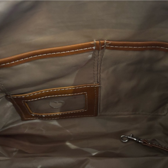 Giani Bernini’s Elegant Tan Leather Gently Used Handbag - Picture 5 of 11